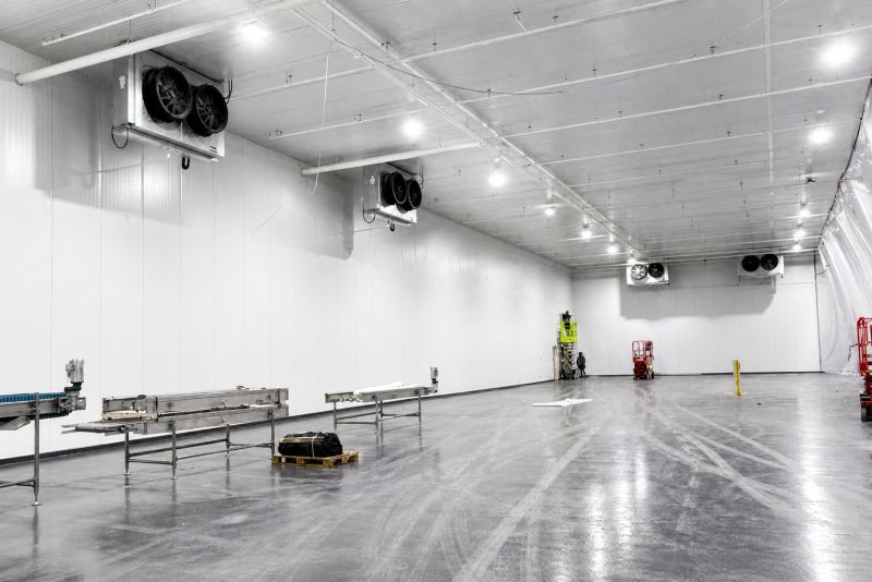 Chambre froide commerciale de grande capacité avec unités de réfrigération